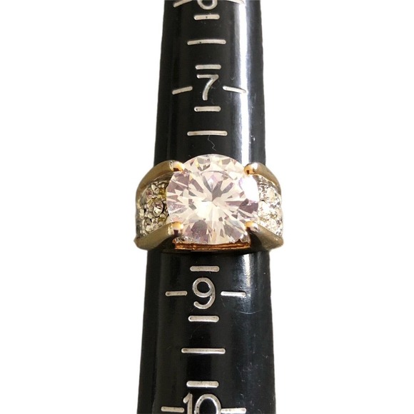 Cubic Zirconia Gold plate Silver Cluster Accent Stones Cocktail bling Size 8 - Picture 2 of 11